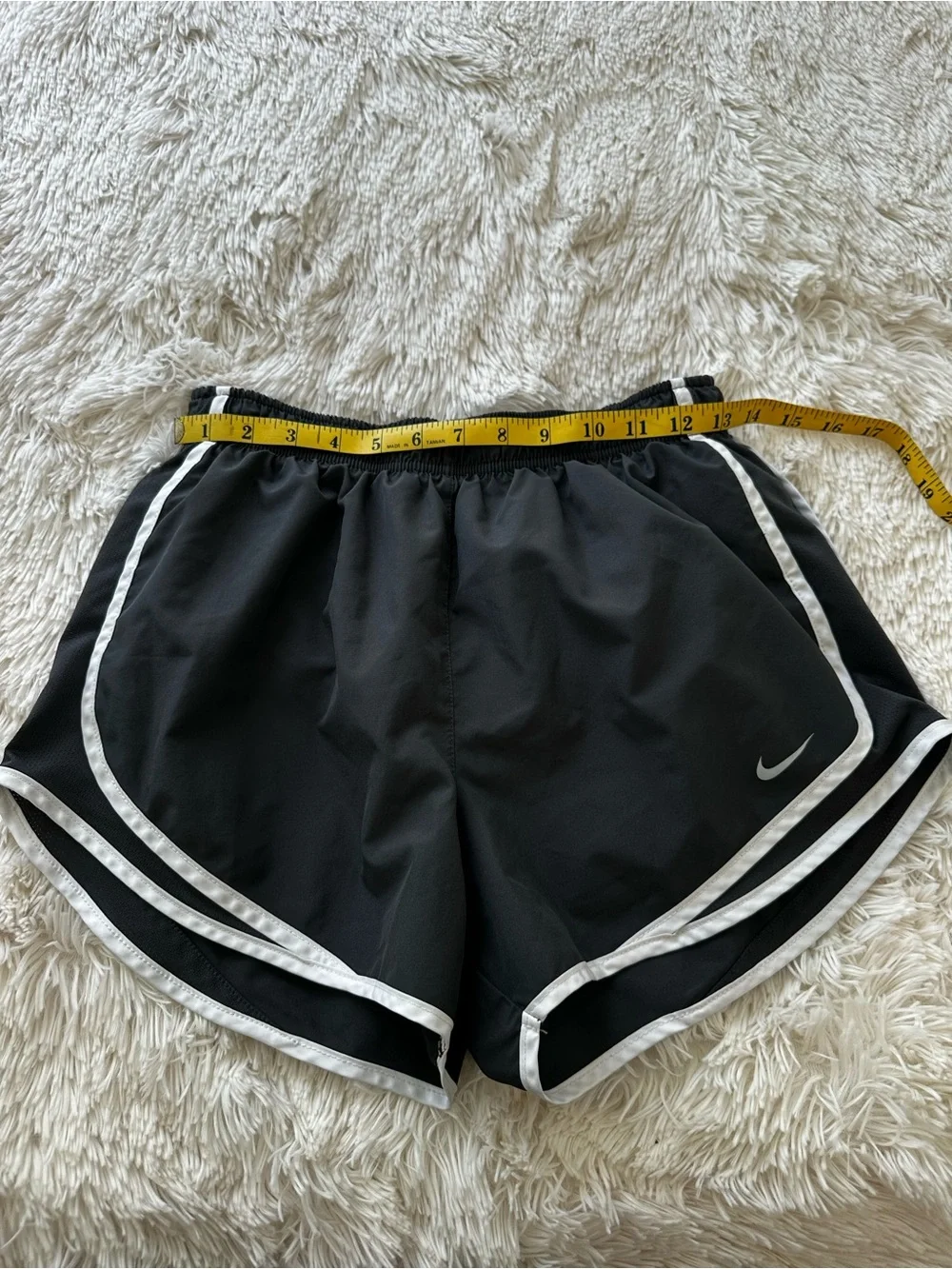 Nike Tempo Dri-Fit Running Shorts Black White Lined Athletic Gym Women’s Medium